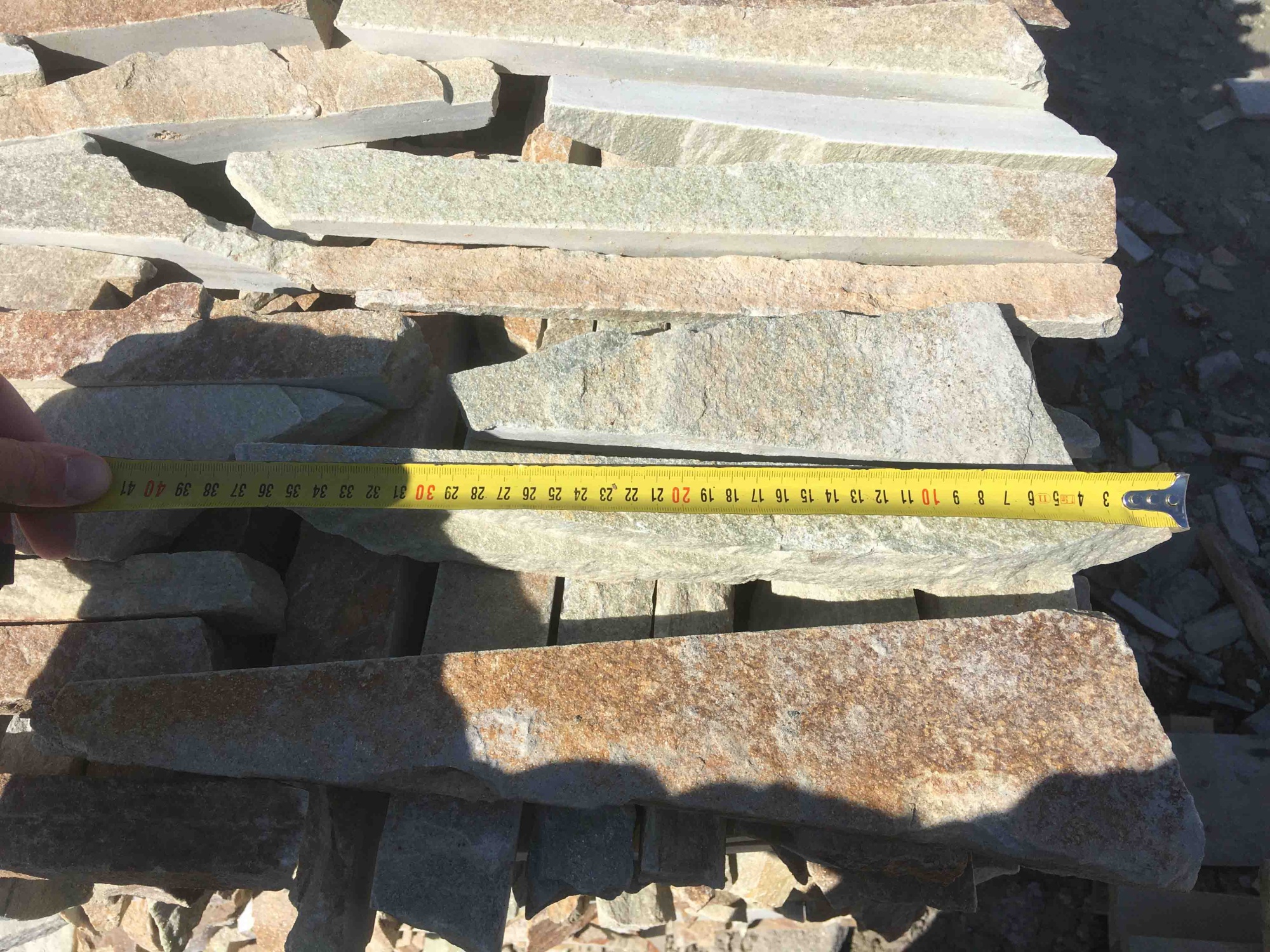 Горбушка златолит золотистый для облицовки купить в Кемерово