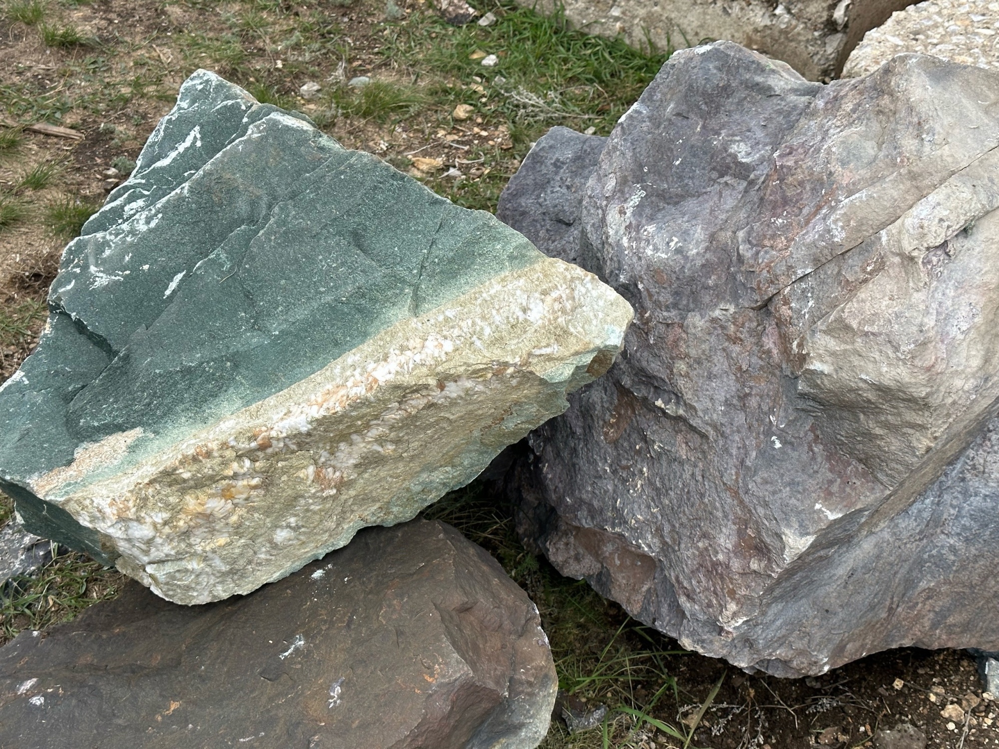 Камни для ландшафтного дизайна зелёные 10-60 килограмм купить в Кемерово