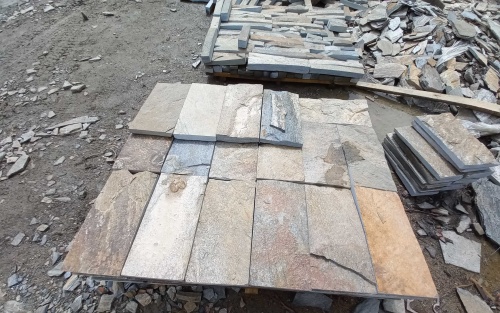 Плитка пилёная златолит Уральский для цоколя, отмостки купить в Кемерово