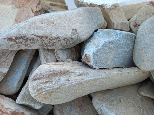 Златолит жёлтый, жёлто-зелёный глыбки и валуны для ланшафтного дизайна купить в Кемерово