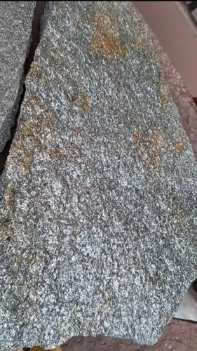 Плитняк златолит серебристый для цоколя, отмостки купить в Кемерово