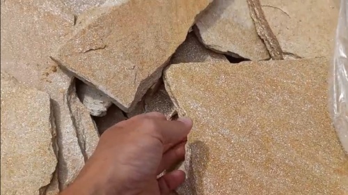 Плитняк златолит жёлтый золотистый для отмостки купить в Кемерово