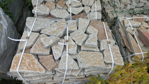 Гранитный плитняк галтованный для парковки купить в Кемерово