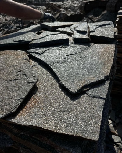 Плитняк златолит серебристый для фасада купить в Кемерово