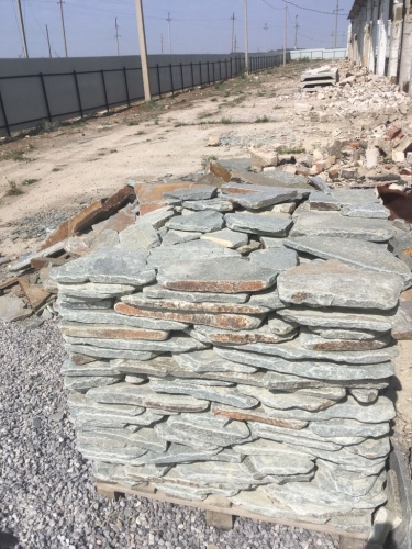 Златолит серебристый галтованный для лестниц купить в Кемерово